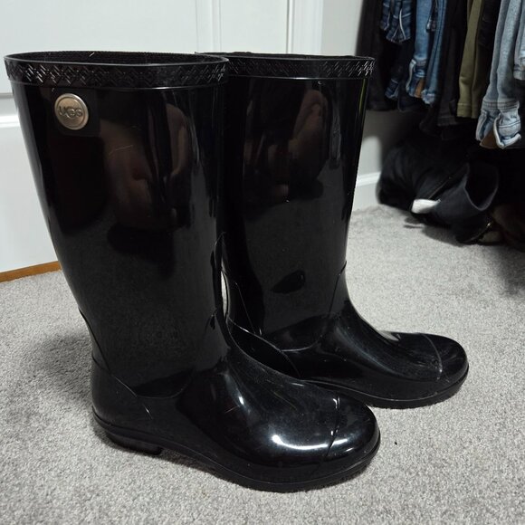 Ugg Rain Boots - Picture 1 of 3